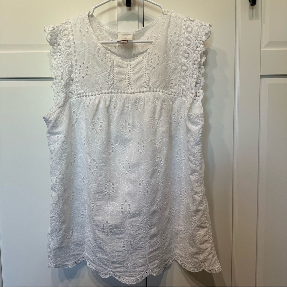 Knox Rose Size small oversized  White Eyelet Sleeveless Top, boho, cottagecore